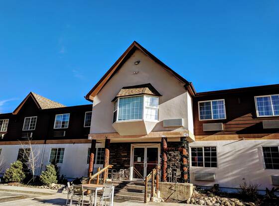 3 Peaks Lodge allows check-in for 18 year-old guests