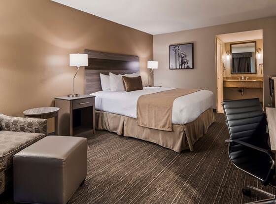Best Western Plus Executive Inn allows check-in for 18 year-old guests