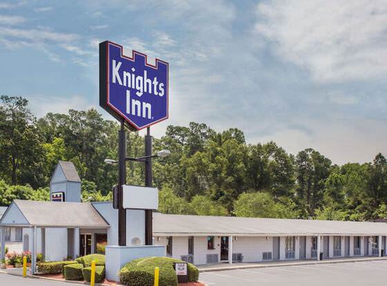 Knights Inn Augusta at Boy Scout Rd allows check-in for 18 year-old guests