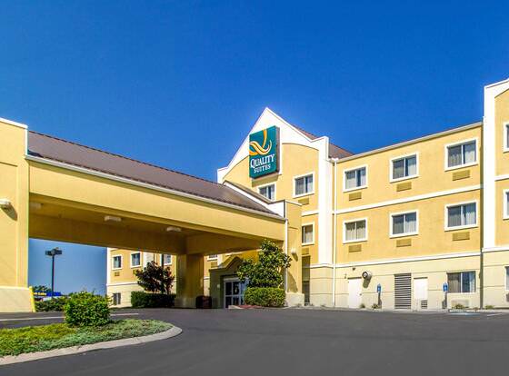 Quality Suites allows check-in for 18 year-old guests