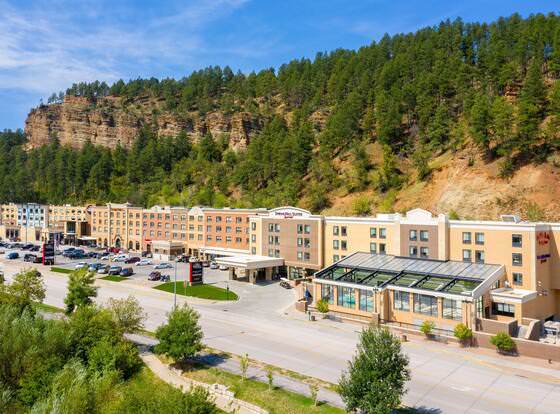 DoubleTree by Hilton Deadwood at Cadillac Jack's allows check-in for 18 year-old guests