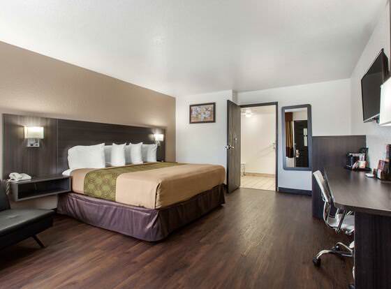 SureStay Hotel by Best Western Phoenix Airport allows check-in for 18 year-old guests