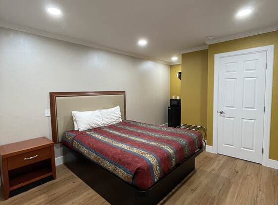 Ritz Inn San Francisco SFO Airport allows check-in for 18 year-old guests