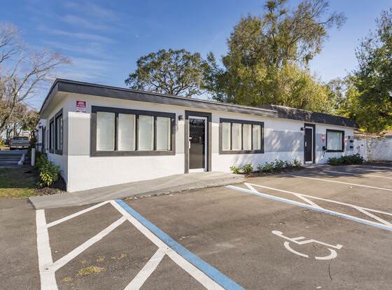 Waters Avenue Unit B allows check-in for 18 year-old guests