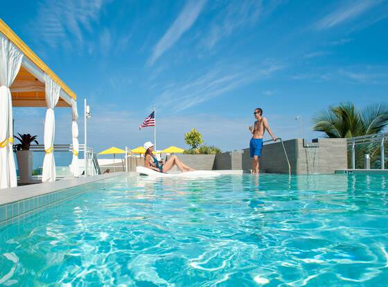 Leslie Hotel Ocean Drive allows check-in for 18 year-old guests