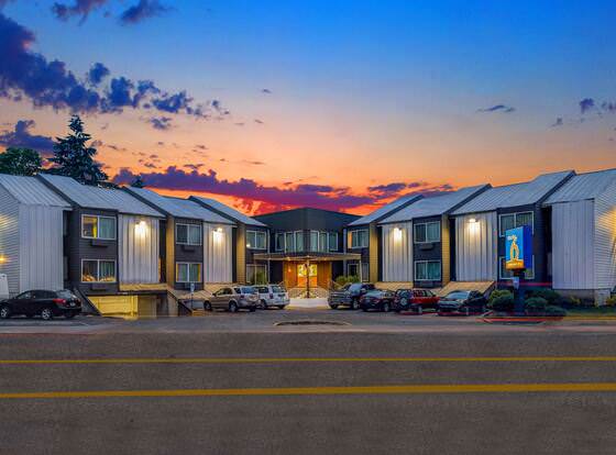 Studio 6 Portland, OR allows check-in for 18 year-old guests