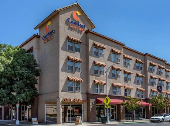 Comfort Suites Visalia Convention Center allows check-in for 18 year-old guests