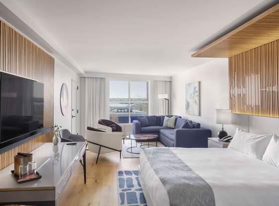 Canopy by Hilton Portland Waterfront allows check-in for 18 year-old guests