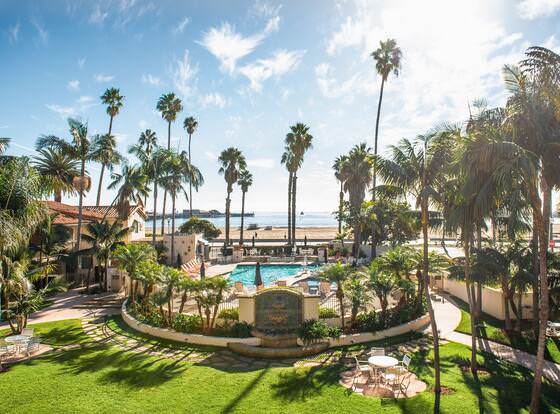 Harbor View Inn allows check-in for 18 year-old guests