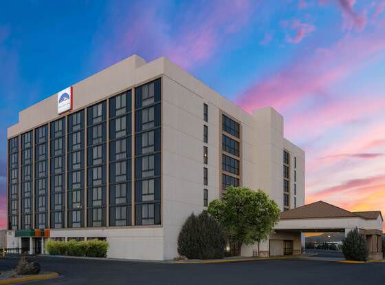 Montana Trailhead Inn allows check-in for 18 year-old guests