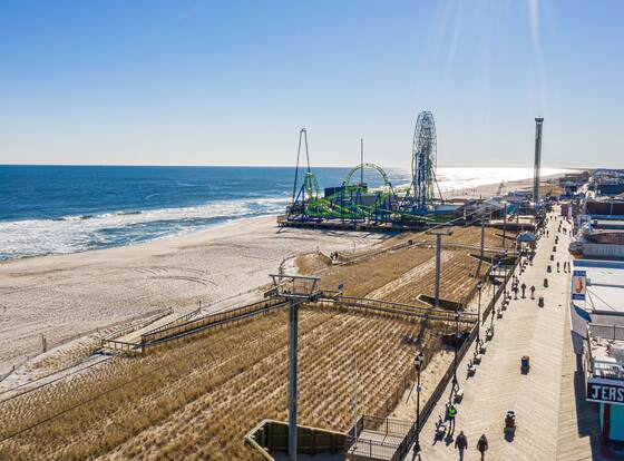 Boardwalk Sand & Surf Inn Oceanfront allows check-in for 18 year-old guests