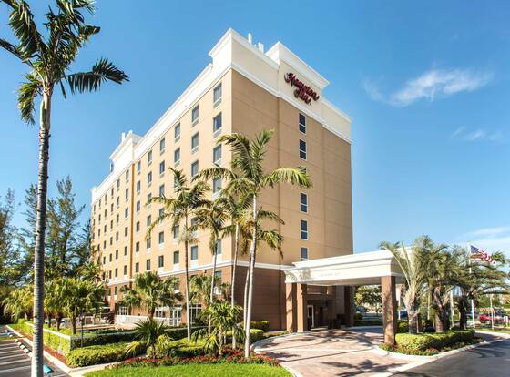 Hampton Inn by Hilton Hallandale Beach Aventura allows check-in for 18 year-old guests