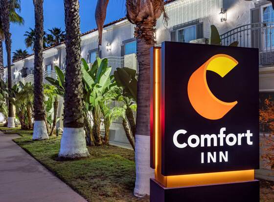 Comfort Inn San Diego Old Town allows check-in for 18 year-old guests