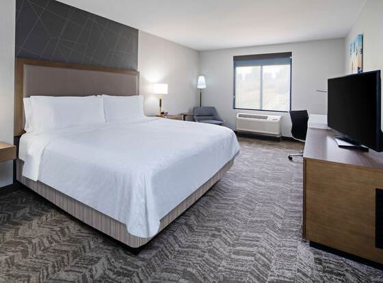 Best Western Valencia/Six Flags Inn & Suites allows check-in for 18 year-old guests