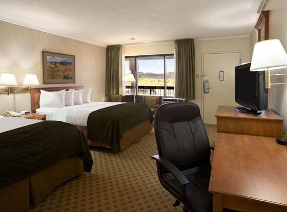 Days Inn & Suites by Wyndham Trinidad allows check-in for 18 year-old guests
