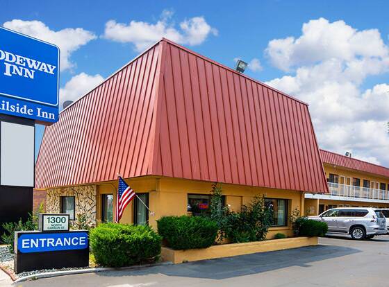 Rodeway Inn at Nevada State Capitol allows check-in for 18 year-old guests