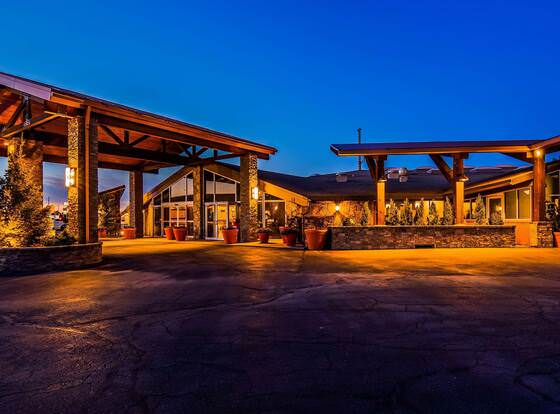 Best Western Outlaw Inn allows check-in for 18 year-old guests