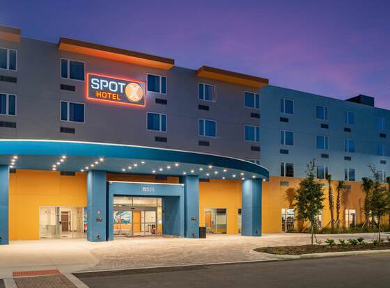 SPOT X by Red Collection - Orlando International Dr allows check-in for 18 year-old guests