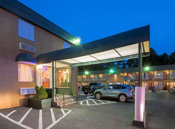 Travelodge by Wyndham Beckley allows check-in for 18 year-old guests