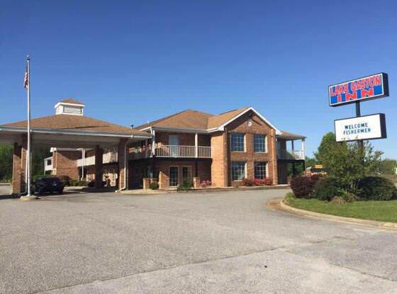 Lake Gaston Inn allows check-in for 18 year-old guests