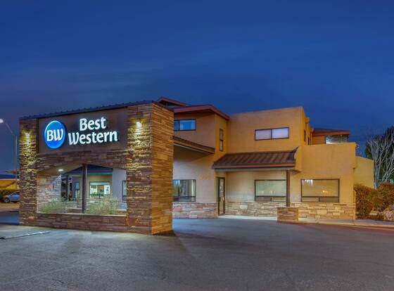 Best Western Cottonwood Inn allows check-in for 18 year-old guests
