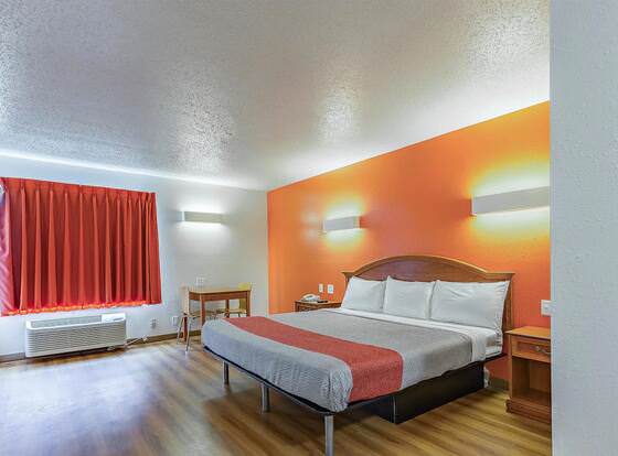 Magnuson Hotel Camelot allows check-in for 18 year-old guests