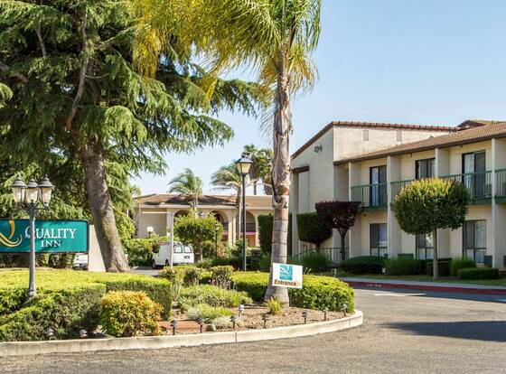 Quality Inn & Suites South San Jose / Morgan Hill allows check-in for 18 year-old guests