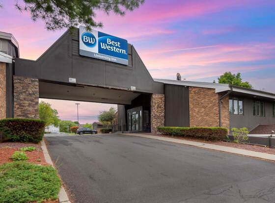 Best Western University Inn allows check-in for 18 year-old guests