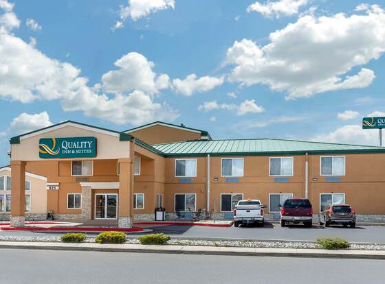Quality Inn & Suites Limon allows check-in for 18 year-old guests