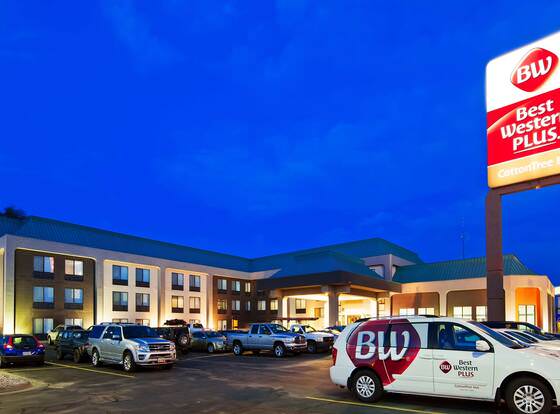 Best Western Plus Cottontree Inn allows check-in for 18 year-old guests
