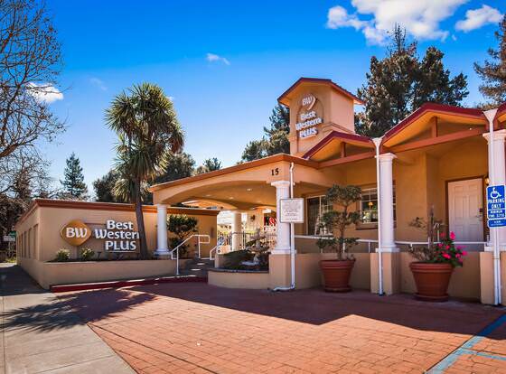 Best Western Plus Riviera allows check-in for 18 year-old guests
