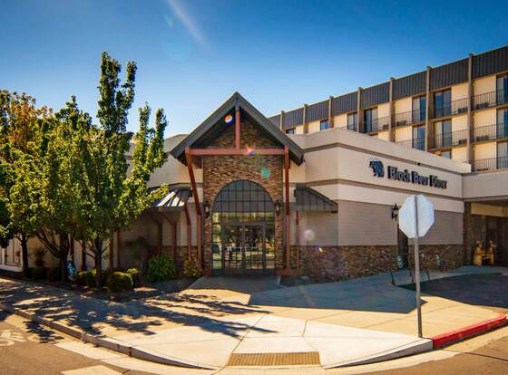 The Federal Hotel, Ascend Hotel Collection allows check-in for 18 year-old guests