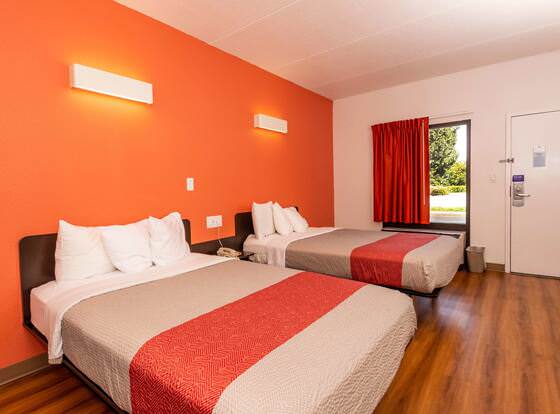 Motel 6 Kingsport, TN allows check-in for 18 year-old guests