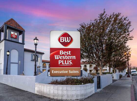Best Western Plus Executive Suites allows check-in for 18 year-old guests
