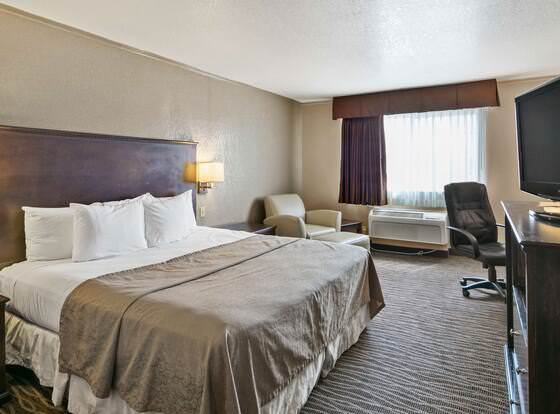 Best Western San Marcos allows check-in for 18 year-old guests