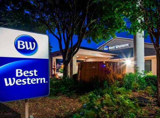 Best Western- Round Rock allows check-in for 18 year-old guests
