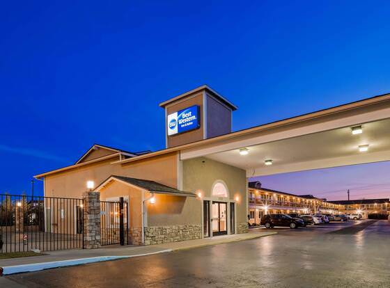 Best Western Fallon Inn & Suites allows check-in for 18 year-old guests