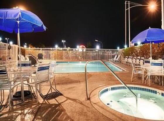 Best Western John Jay Inn allows check-in for 18 year-old guests