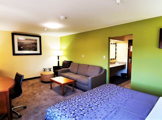 Travel Inn & Suites allows check-in for 18 year-old guests