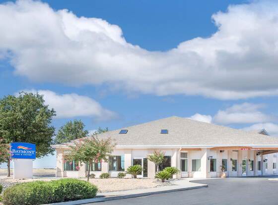 Baymont by Wyndham Willows allows check-in for 18 year-old guests