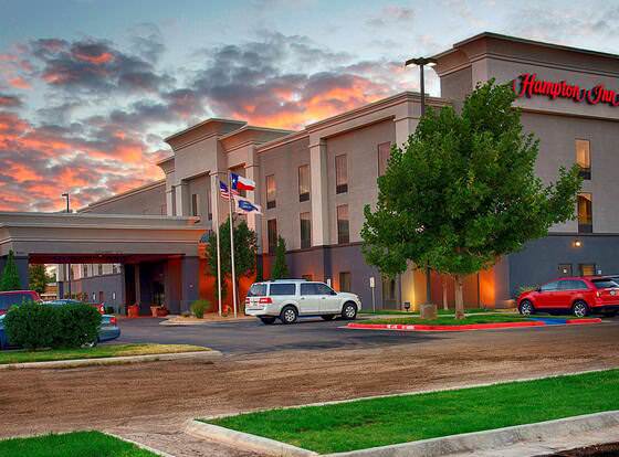 Hampton Inn & Suites Amarillo West allows check-in for 18 year-old guests