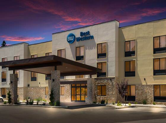 Best Western Colfax allows check-in for 18 year-old guests