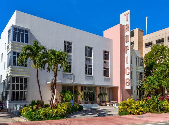 Tropics Hotel - Near Collins Avenue Shopping Area allows check-in for 18 year-old guests