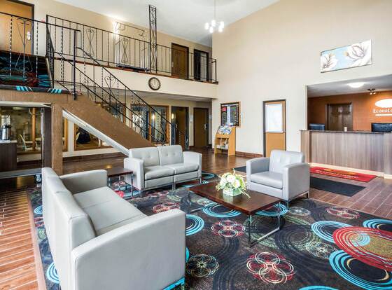 Econo Lodge La Crosse allows check-in for 18 year-old guests