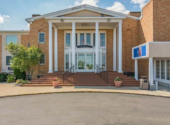 Motel 6 Grand Rapids, MI - Northeast allows check-in for 18 year-old guests