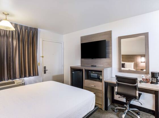 Knights Inn Yuma allows check-in for 18 year-old guests