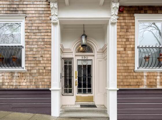 The Grove Inn allows check-in for 18 year-old guests