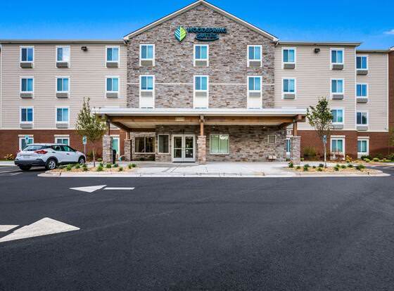 WoodSpring Suites Elgin - Chicago allows check-in for 18 year-old guests