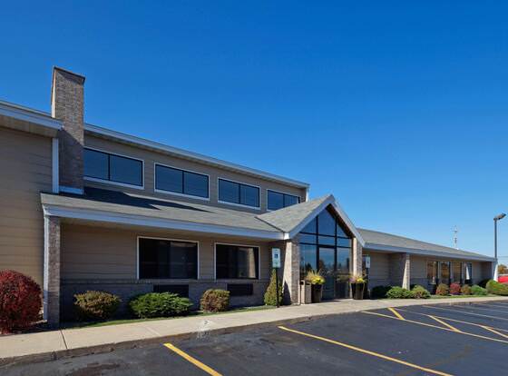 AmericInn by Wyndham Hartford WI allows check-in for 18 year-old guests