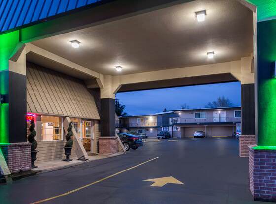 University Inn & Suites allows check-in for 18 year-old guests